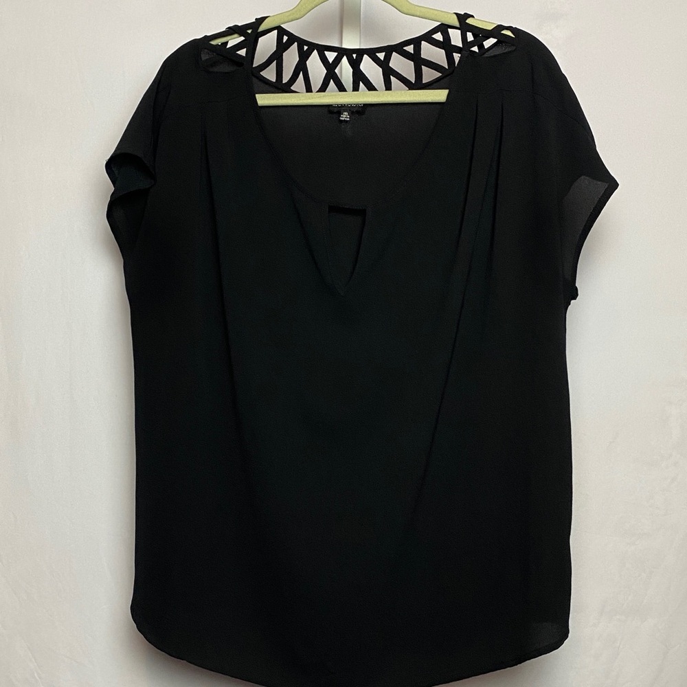 💙5/$15 Zenobia Plus Size Black Short Sleeve Top w/ Criss Cross Neckline 3XL